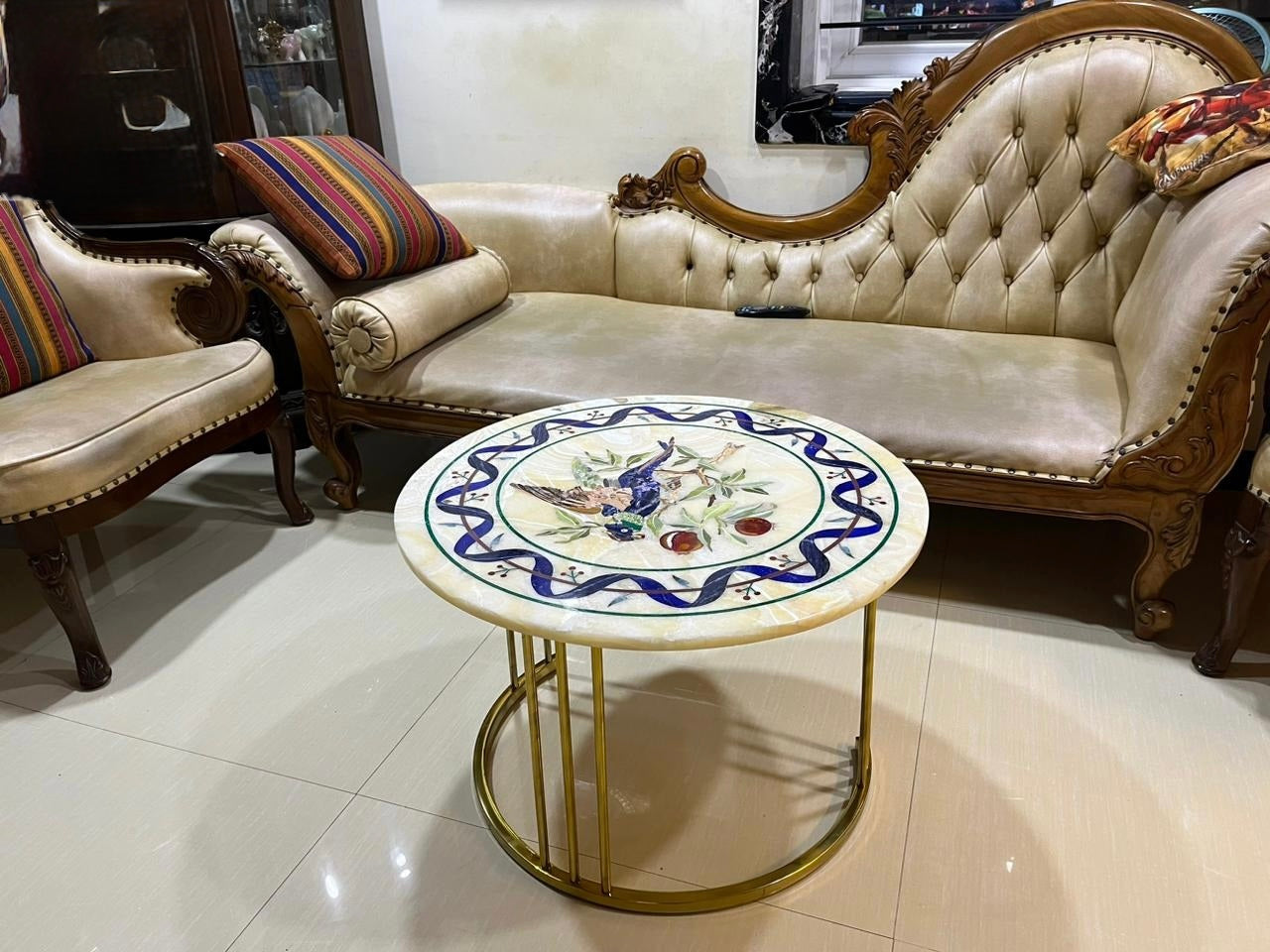 Handcrafted white marble Round coffee table with floral inlay work